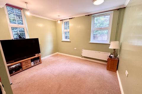 2 bedroom flat for sale, Royal Drive, Bordon GU35