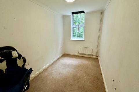 2 bedroom flat for sale, Royal Drive, Bordon GU35