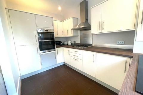 2 bedroom apartment to rent, Gordon Heights, Stratford, E15