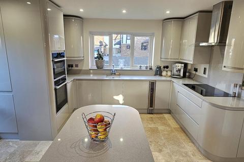 4 bedroom detached house for sale, Bridgemans Green, Latchingdon