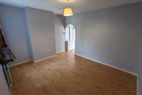 2 bedroom terraced house to rent, Beecham Road, Reading, RG30