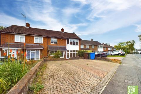 3 bedroom semi-detached house to rent, Horsneile Lane, Priestwood, Bracknell, Berkshire, RG42