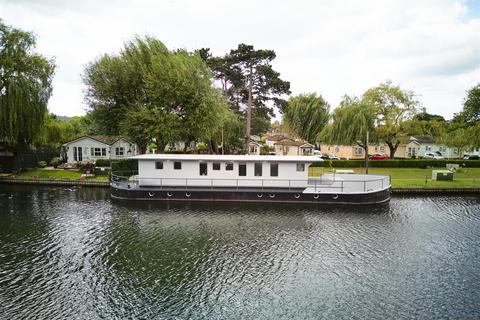 2 bedroom houseboat for sale, Maidenhead Road, Windsor, SL4