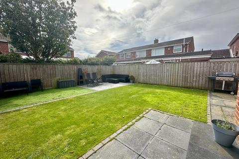 4 bedroom semi-detached house for sale, Eddrington Grove, Chapel House, Newcastle upon Tyne, NE5