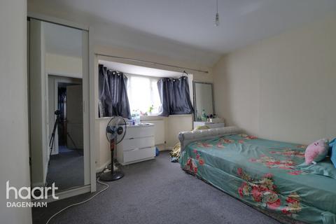 3 bedroom end of terrace house for sale, Oval Road North, Dagenham