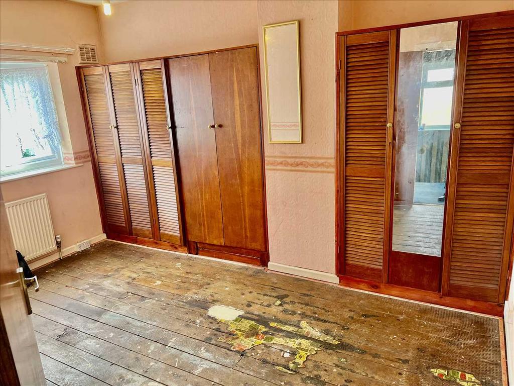 BEDROOM   2   (Rear)