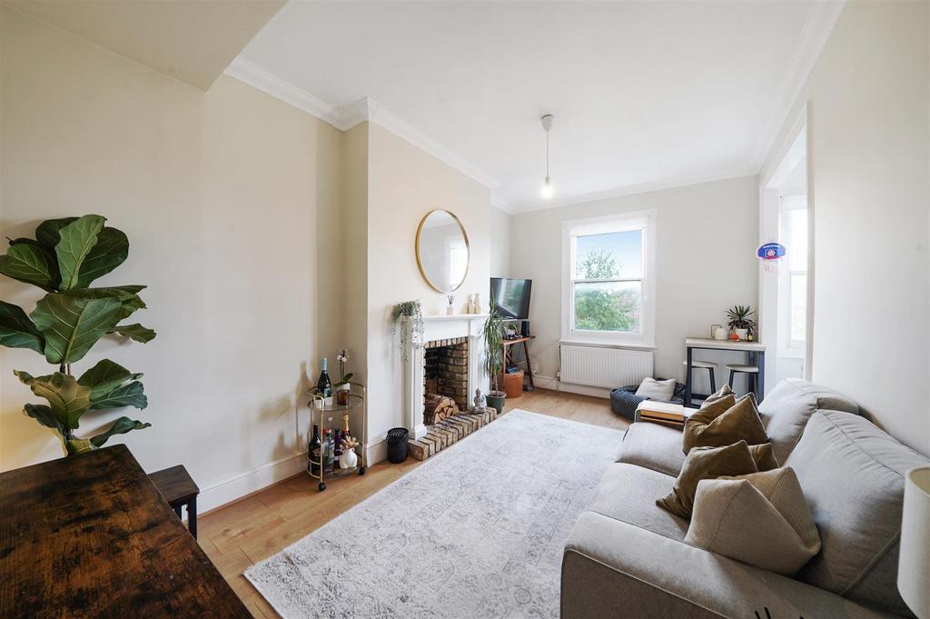 High ceilings in reception room