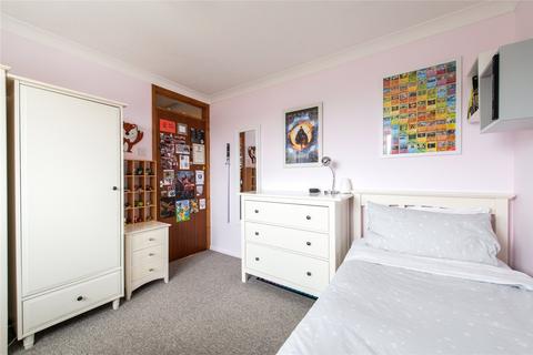 6 Aintree Close, Gravesend, DA12 5AS