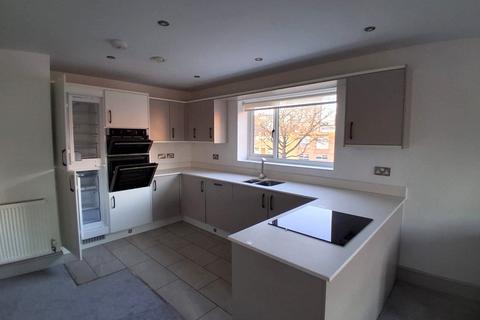 2 bedroom flat to rent, Latimer House, 4 St Catherines Close, Birmingham, B15