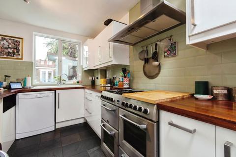 10 Bridgewood Road, Worcester Park, KT4 8XP