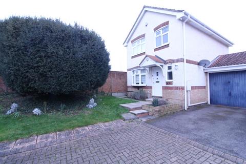 3 bedroom detached house to rent, Friends Avenue, Cheshunt