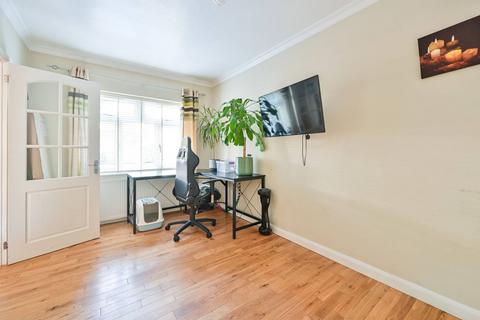 11 April Glen, London, SE23 2XP