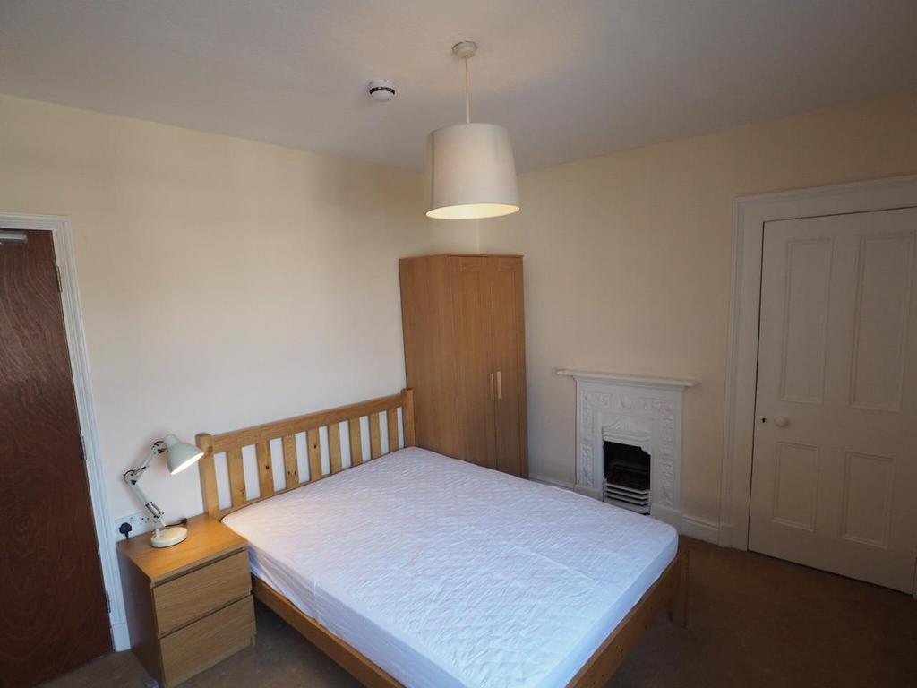 Room 3 pic 2.jpg