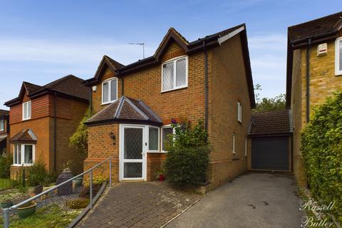 4 bedroom detached house for sale, Pitchford Avenue, Buckingham