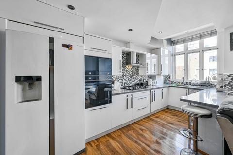 1 bedroom flat for sale, Bernhard Baron House, Henriques Street, Whitechapel, London, E1