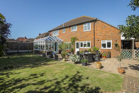 4 bedroom detached house for sale, Station Road, Teynham, ME9