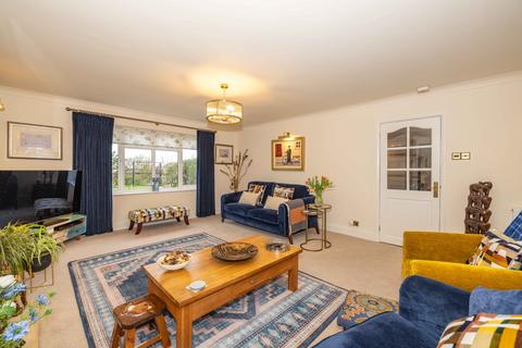 4 bedroom detached house for sale, Station Road, Sittingbourne, ME9