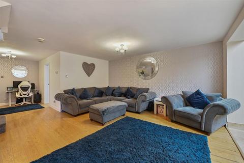 4 bedroom semi-detached house for sale, Clemence Road, Dagenham, Essex