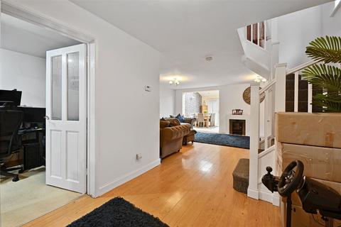 4 bedroom semi-detached house for sale, Clemence Road, Dagenham, Essex