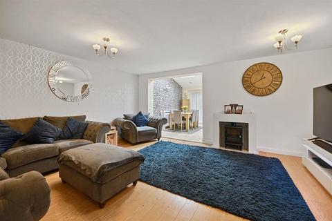 4 bedroom semi-detached house for sale, Clemence Road, Dagenham, Essex