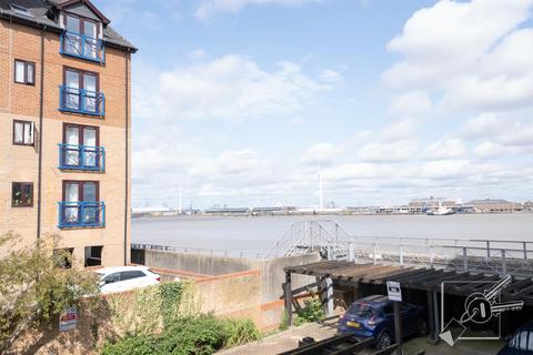 2 bedroom apartment for sale, West Street, Gravesend