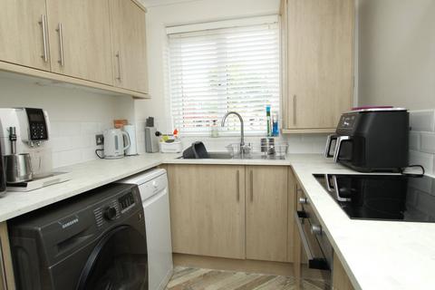 37 Fernhill Close, Poole, BH17 8SQ