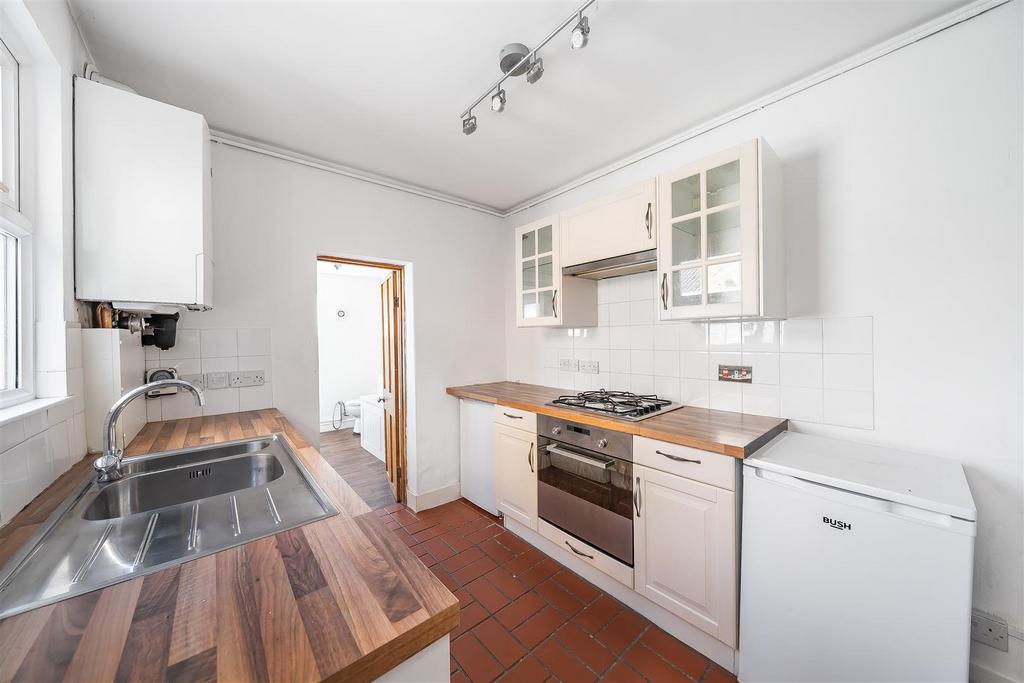 Kitchen h.jpg
