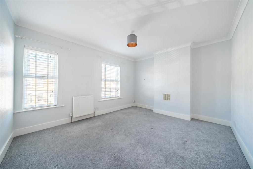 Bedroom 1 h.jpg