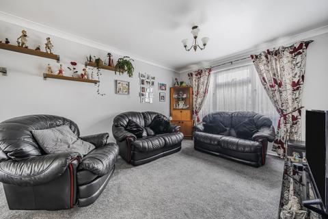 30 Doria Drive, Gravesend, DA12 4HS