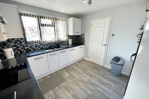 2 bedroom detached bungalow for sale, Worthy Down, Wednesfield, Wolverhampton, WV11