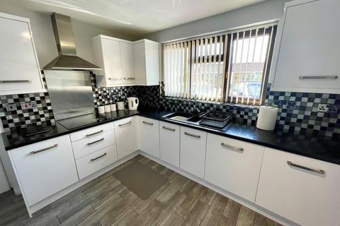 2 bedroom detached bungalow for sale, Worthy Down, Wednesfield, Wolverhampton, WV11