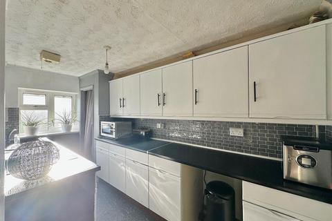 2 bedroom flat for sale, South Hill, Plymouth PL9