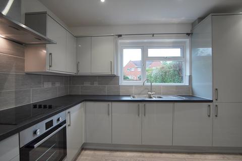 3 bedroom semi-detached house to rent, Bristol BS10