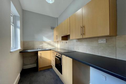 2 bedroom end of terrace house to rent, Pottery Lane West, Whittington Moor