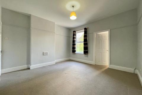 2 bedroom end of terrace house to rent, Pottery Lane West, Whittington Moor