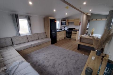 2 bedroom static caravan for sale, Felixstowe Beach, , Walton Avenue IP11