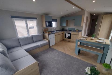 2 bedroom static caravan for sale, Felixstowe Beach, , Walton Avenue IP11