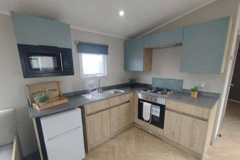 2 bedroom static caravan for sale, Felixstowe Beach, , Walton Avenue IP11