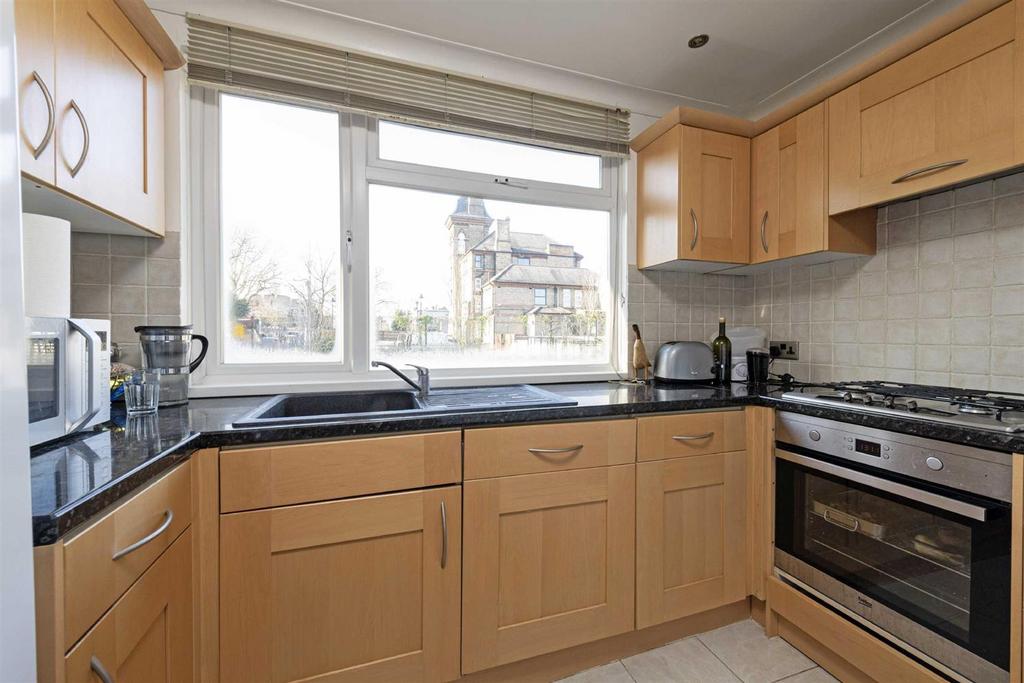 Lytton Grove, Putney 2 bed flat to rent £2,000 pcm (£462 pw)