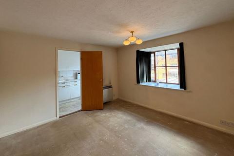 2 bedroom flat for sale, 42 Summerhill Way, Mitcham, Surrey, CR4 2NJ