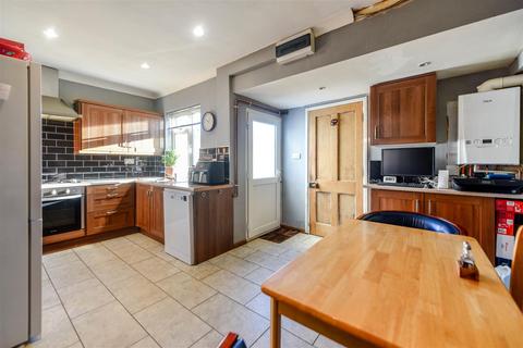 4 bedroom end of terrace house for sale, Furnace Lane, Nether Heyford, Northampton