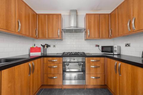 3 bedroom flat for sale, Queens Avenue, Clifton