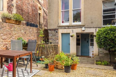 Flat 11, 3 Queens Avenue, Bristol, BS8 1SE