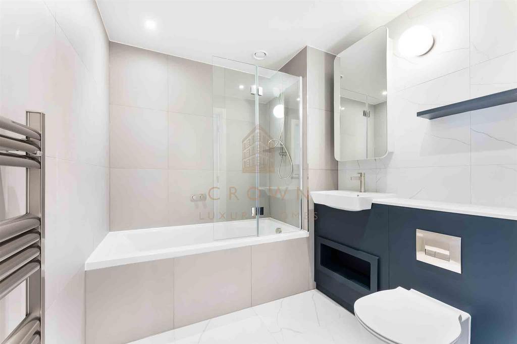 Galleria House Bathroom.jpg