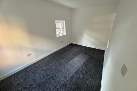 3 bedroom flat to rent, Flat 1, 123 High Street, Brierley Hill, DY5 3AU