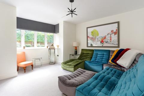 4 bedroom semi-detached house for sale, Tilford Road, Farnham, Surrey, GU9