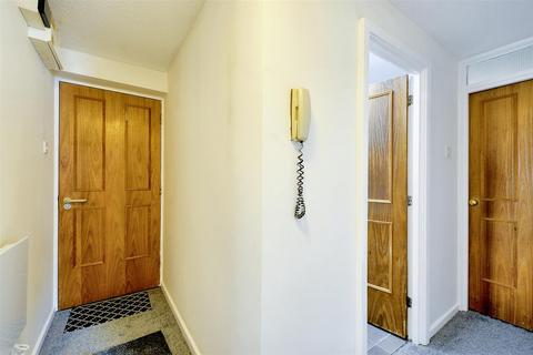 2 bedroom flat for sale, Tonnelier Road, Nottingham