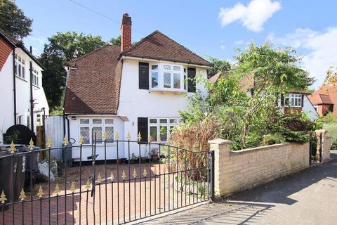 4 bedroom detached house for sale, Hartland Way, Shirley