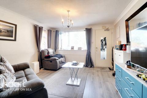 1 bedroom flat for sale, Queen Annes Drive, WESTCLIFF-ON-SEA