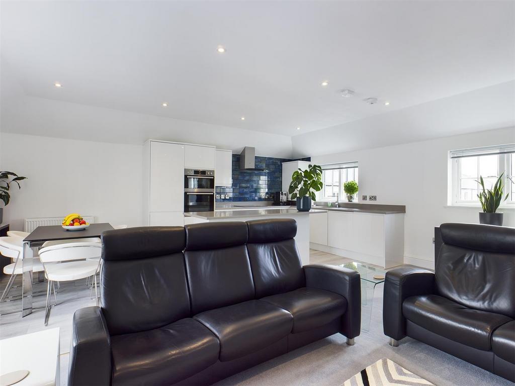 Main Living Room.jpg